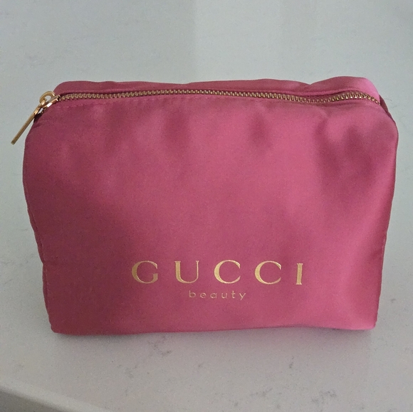 Brand New GUCCI Pouch Fuchsia Pink  Cosmetic Bag w/ Gold Accents Gucci Beauty - Picture 1 of 7